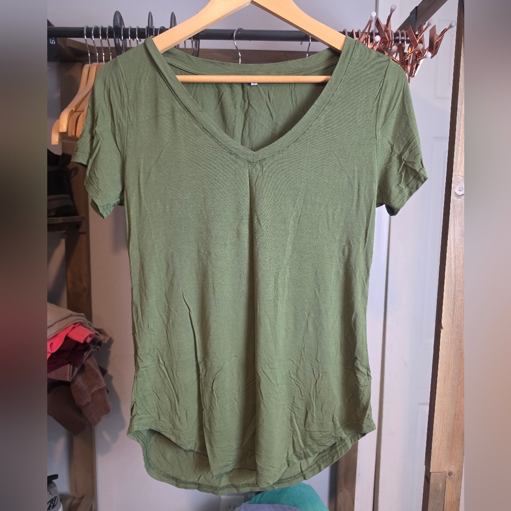 Women's V-Neck Short Sleeve Top - Olive Green